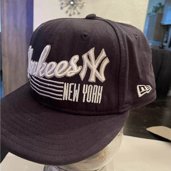 New York Yankees Fitted Cap New Era In Excellent Condition - Picture 3 of 9